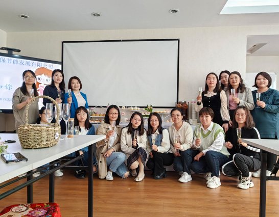 女神節里笑容翻飛，歡樂不退